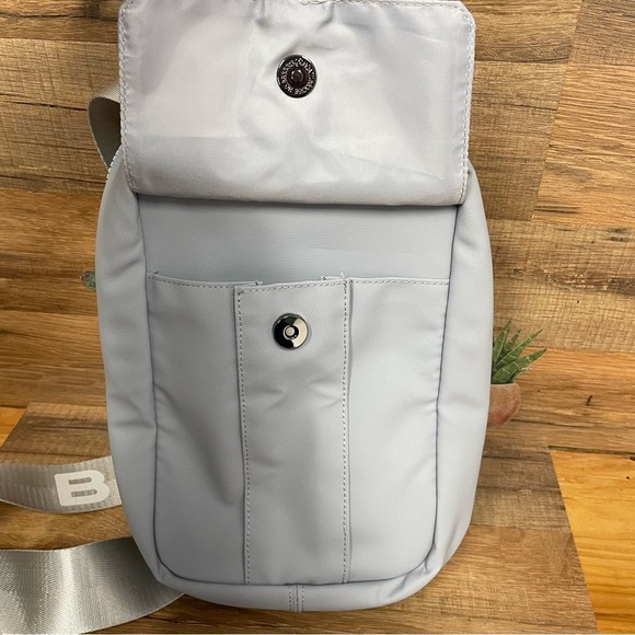 Truwear men’s kinetic gray crossbody bag - Picture 7 of 10